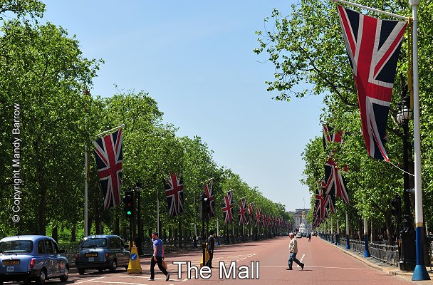 image: The Mall looking towards Buckingham Palace